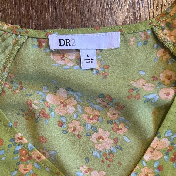DR2 Green Floral Blouse - Picture 2 of 2